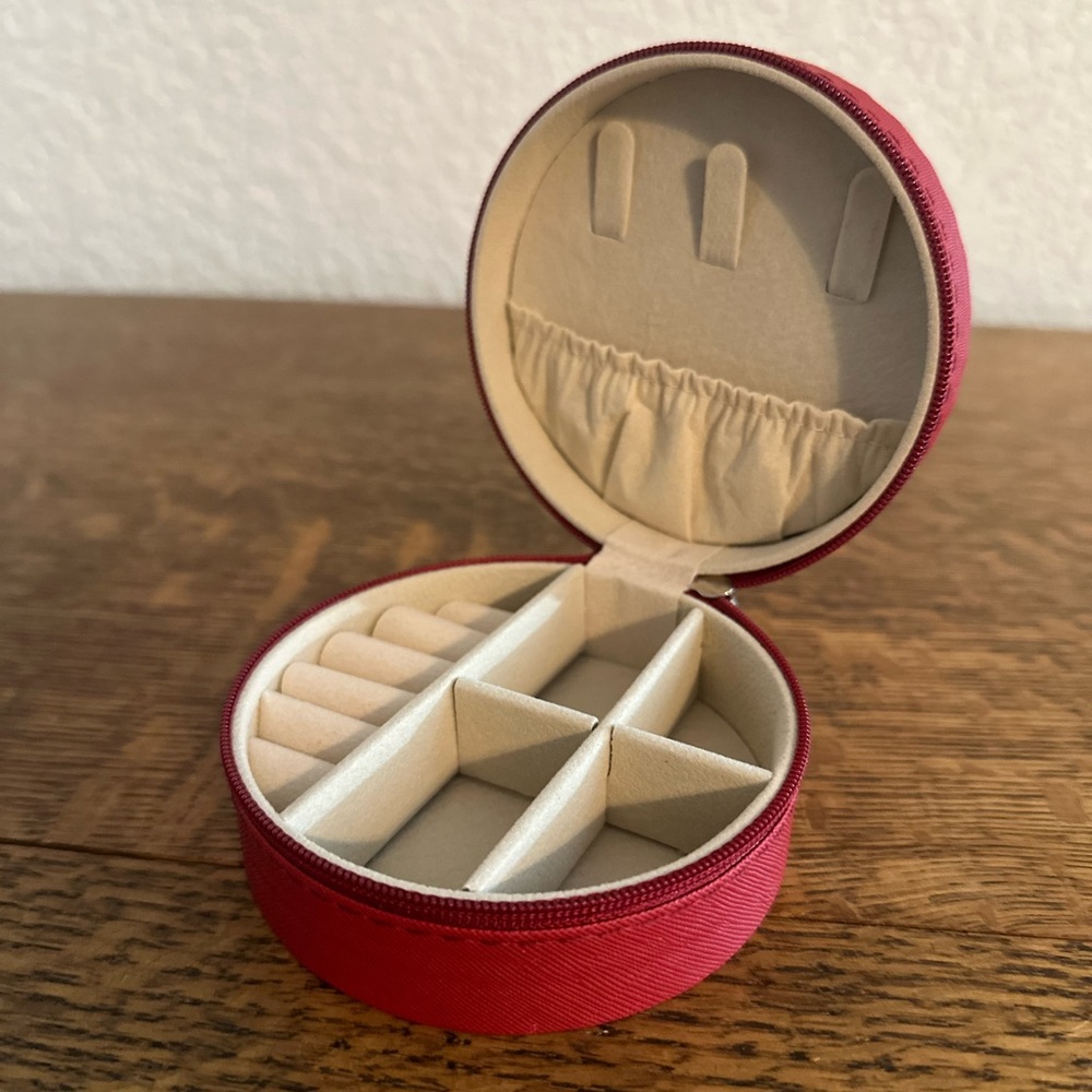 Cute & Simple Red Jewelry Case.